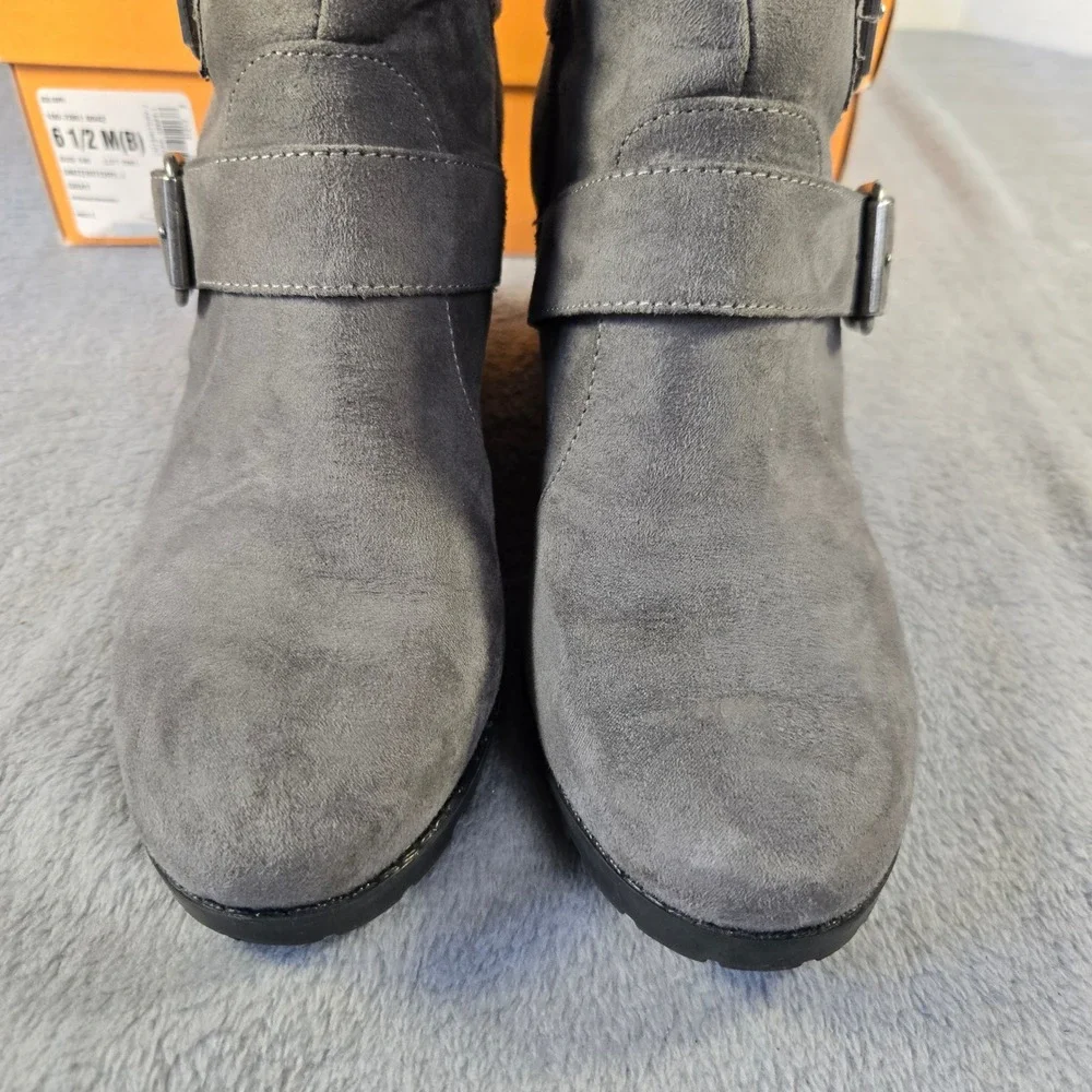 Unisa Unteritory-J Gray Wedge Ankle Boots Triple Buckle Faux Suede Womens 6.5 M